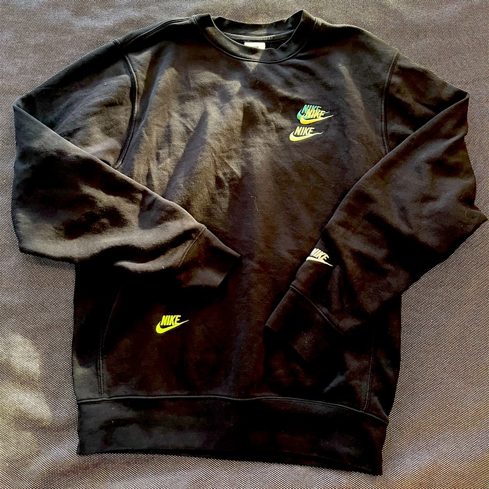 Nike sweatshirt embroidered logo mania